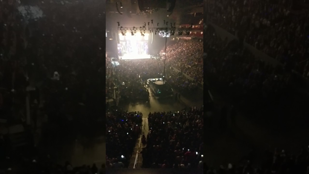 PANIC! AT THE DISCO, HOUSTON, TEXAS, TOYOTA CENTER, APRIL 1, 2017