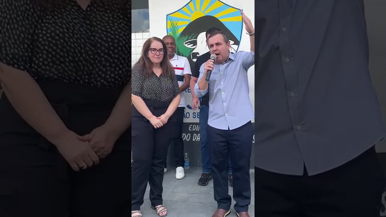 Prefeito de Lajed&atilde;o, Tonzinho fala durante a reinaugura&ccedil;&atilde;o do pr&eacute;dio da prefeitura.