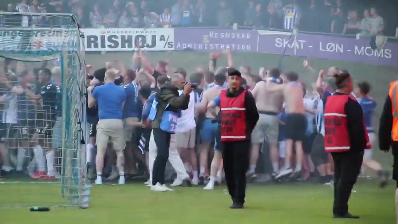 Esbjerg-tilhængere går amok på stadion i sejrsrus