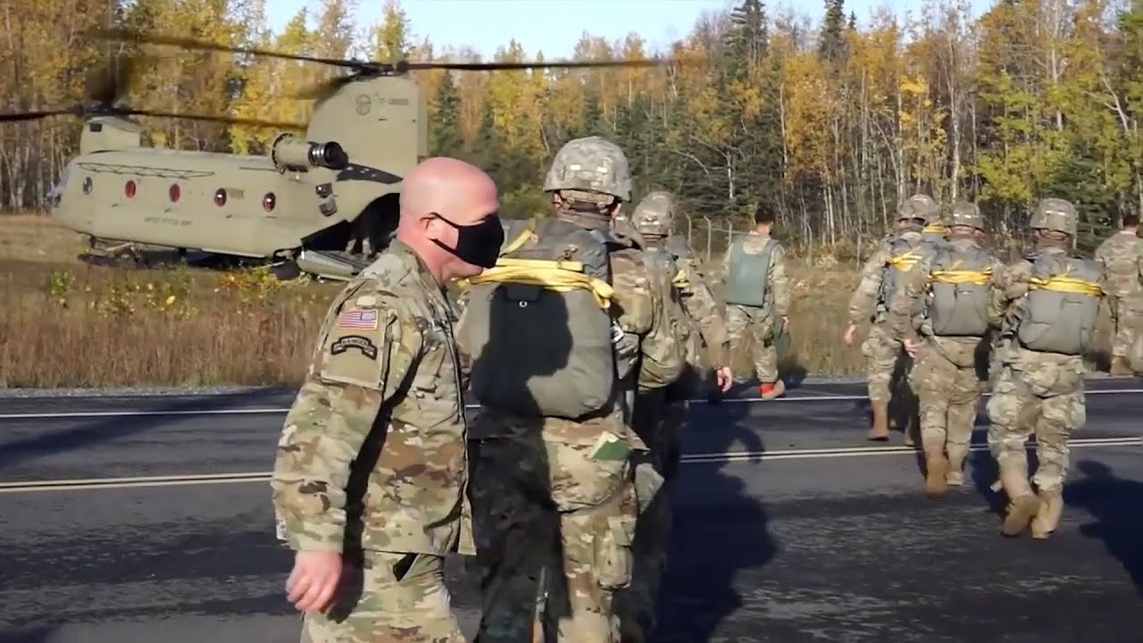 Army and Congress at odds over Chinook funding | Defense News Minute