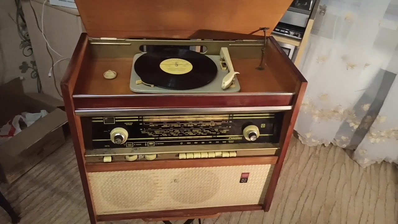 Радиола Ригонда после ремонта Tube radio turntable Rigonda