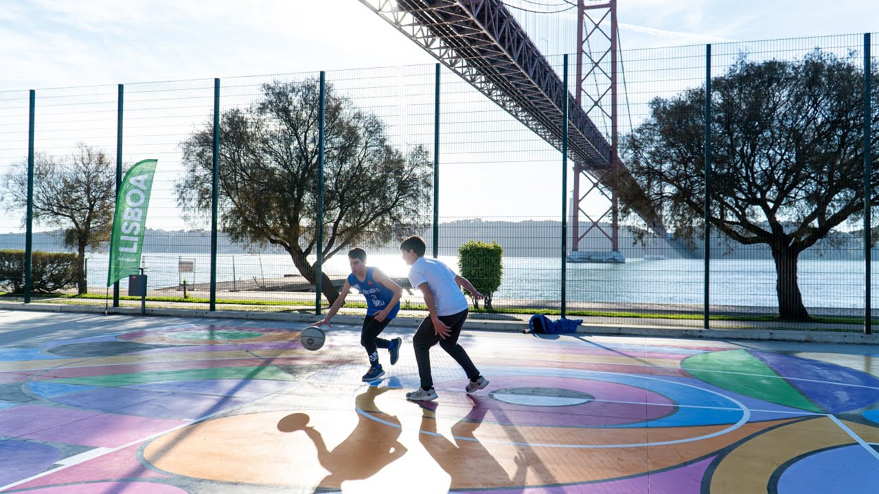 Joana Vasconcelos, Tejo Promenade & Ponte 25 de AbrilLisbon, Portugal (2024)