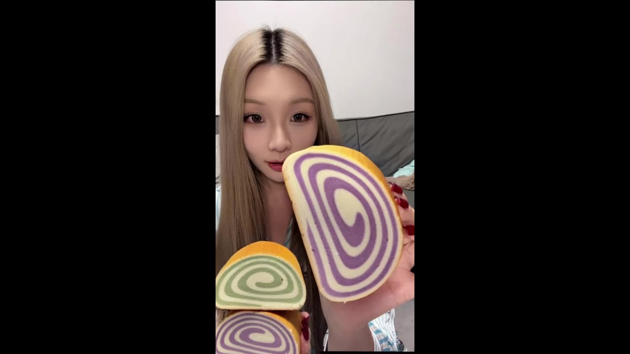 网上火的面包吃吃～#零食测评 #甜品治愈一切 #零食分享 #面包