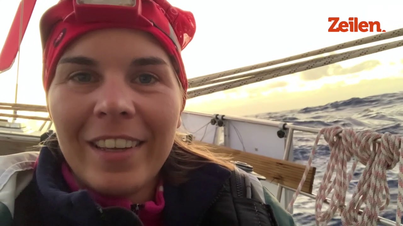 We worden AANGEVALLEN midden op de oceaan! (Atlantische oversteek deel 2)