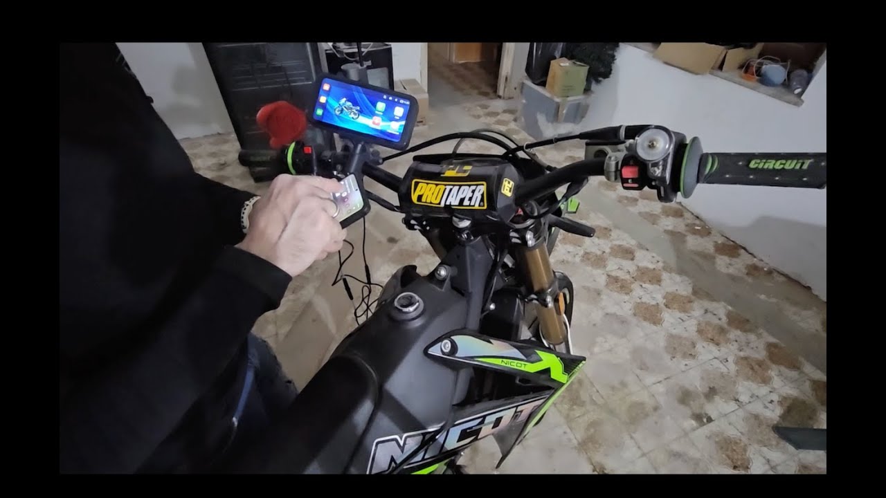 Screen smart VOLAM RC15 con comandi al manubrio oltre al touch che cambierà la vostra guida in moto