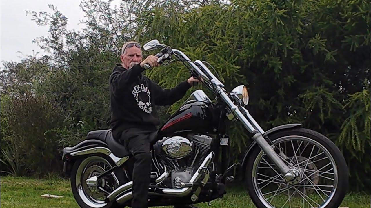 Harley Davidson Softail Standard. Low & Loud!!