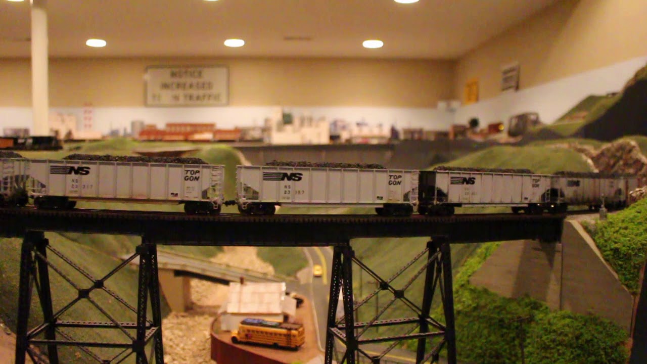 LONG Norfolk Southern Coal Train up 2.6% Grade w/ LIVE COAL