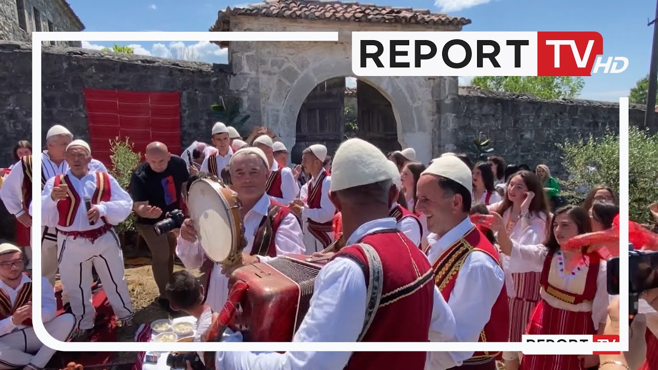 Report TV - Nga stolit&euml; tek kostumi tradicional, Zadrima vishet 'nuse' n&euml; nj&euml; dit&euml;