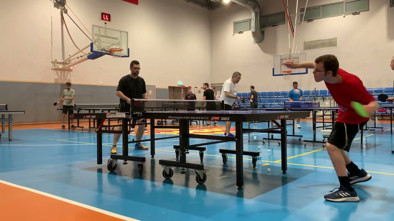 Andre vs Gilad - Ping Pong training against pimples out