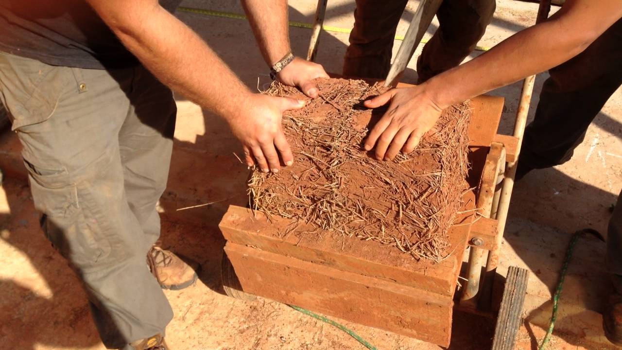 Tijolo ADOBE de Terra palha_visita técnica
