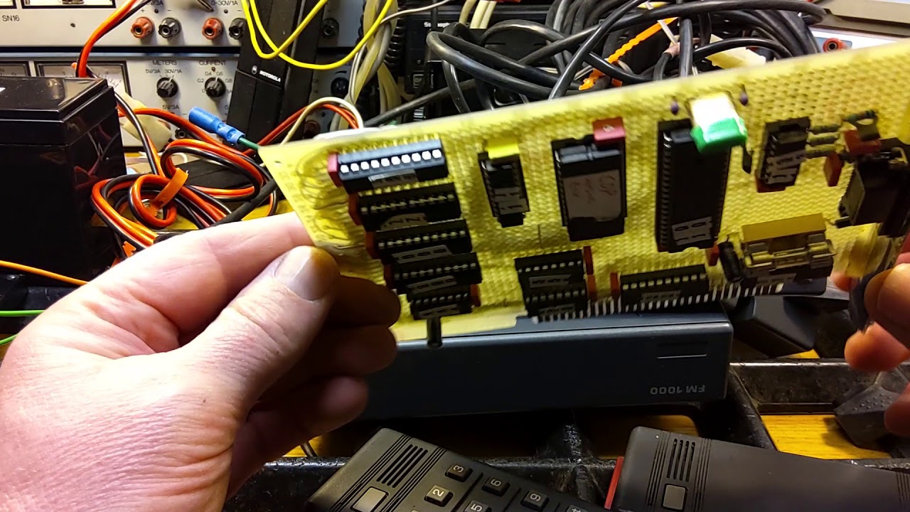Philips FM1000 and Philips FM1100 programming equipment