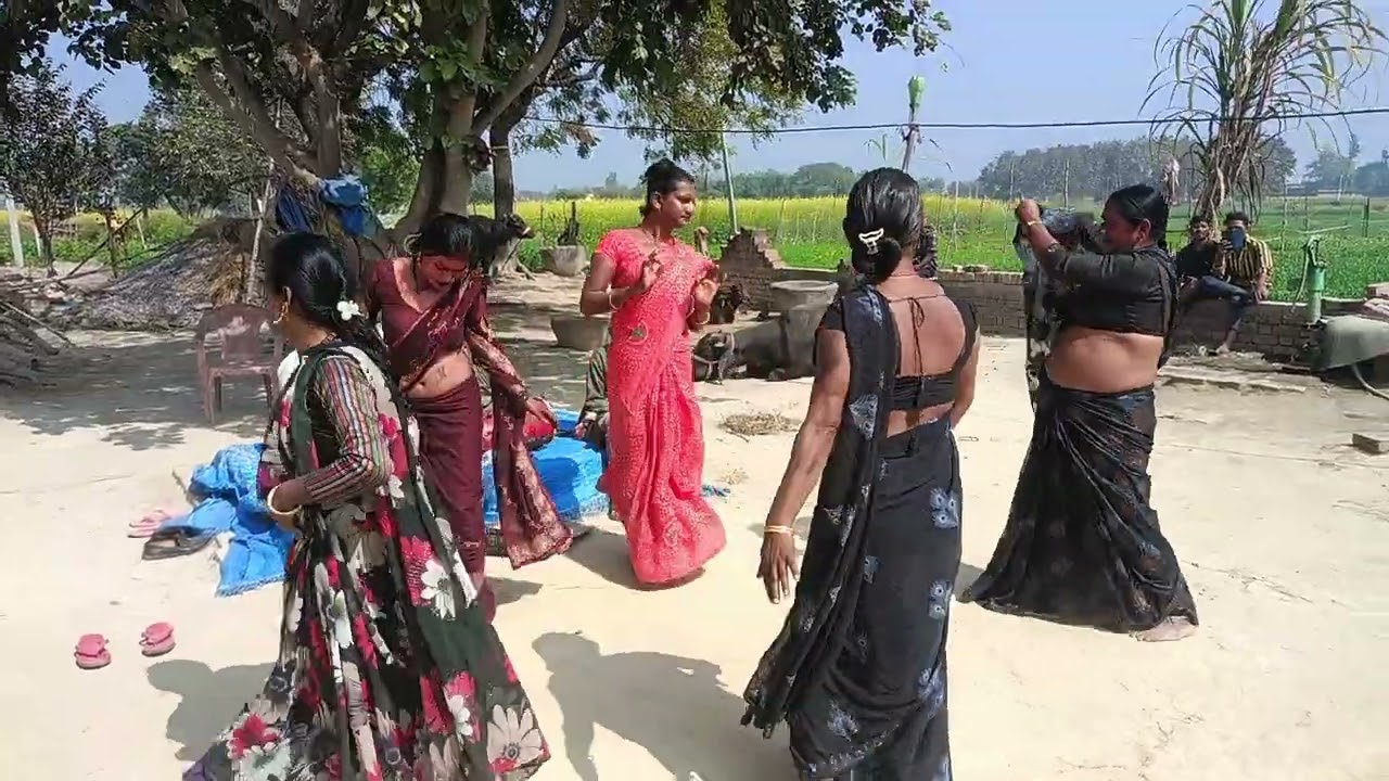 Dhire se rangva dalu re Devra bhitara badi bujhala re nagma kinnar ji ka badha hua dance urf Gautam 
