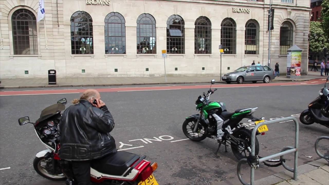 leeds city centre tour walk around England UK