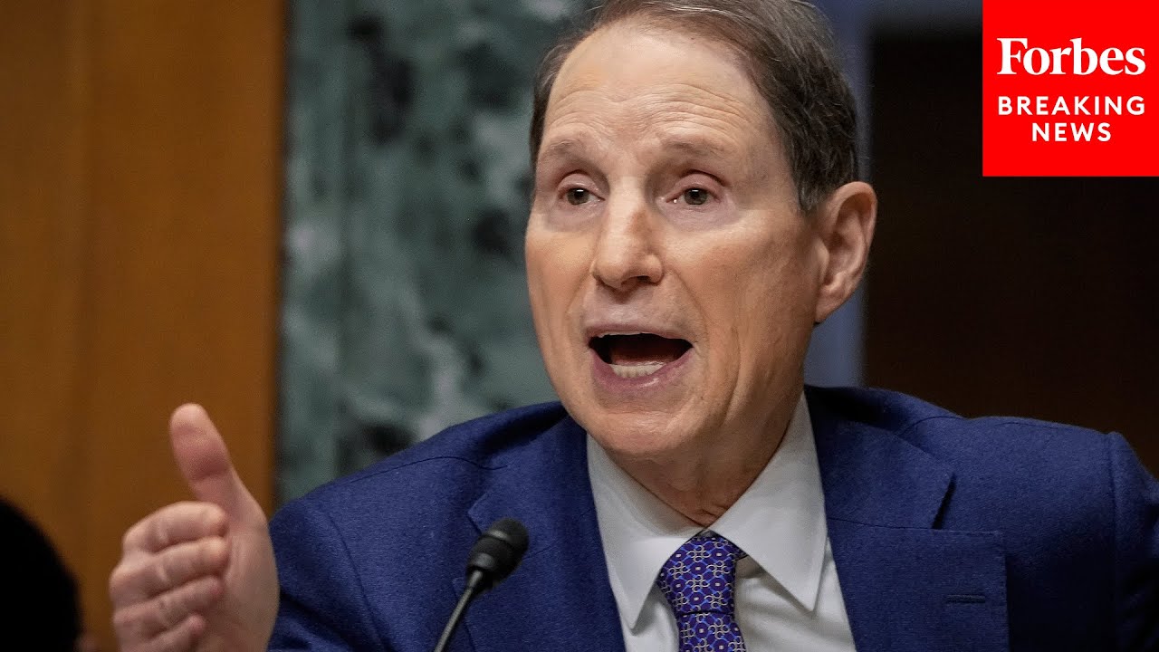 'This Is A Chance To Help Everybody In America!': Ron Wyden Implores Senate GOP To Support Tax Bill