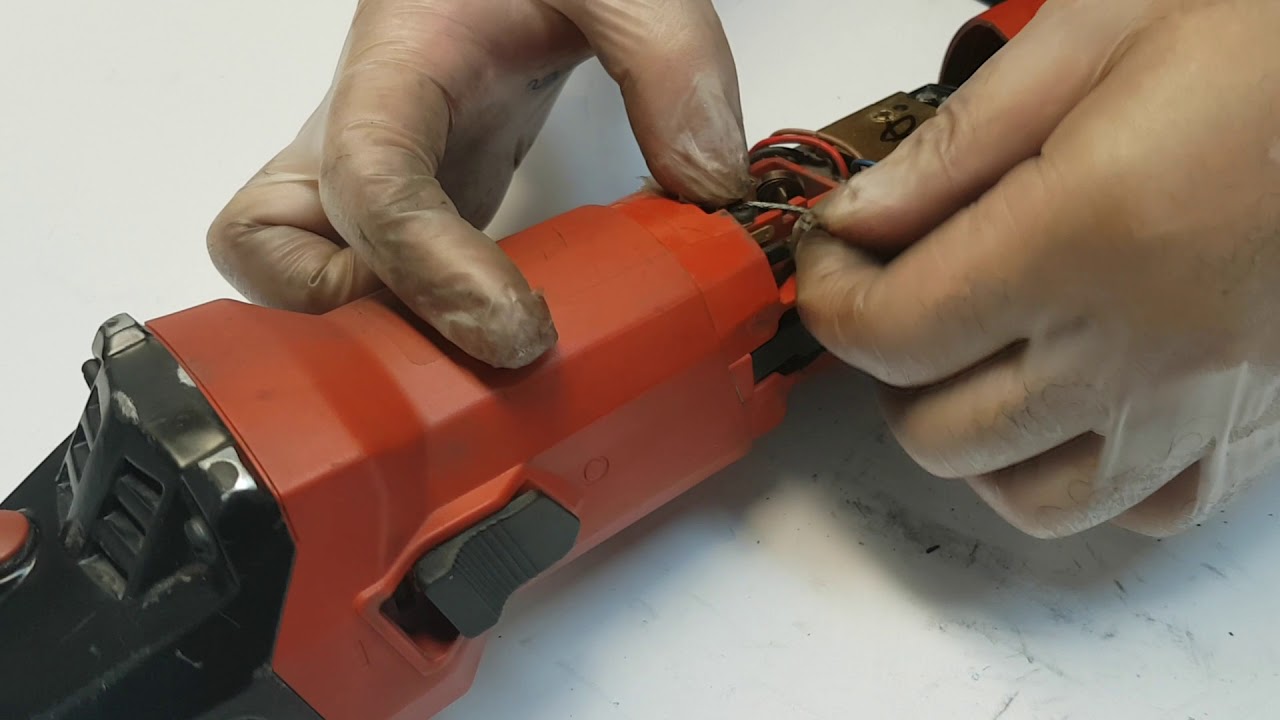 HILTI AG 115 Angle Grinder - Carbon Brush Replacement