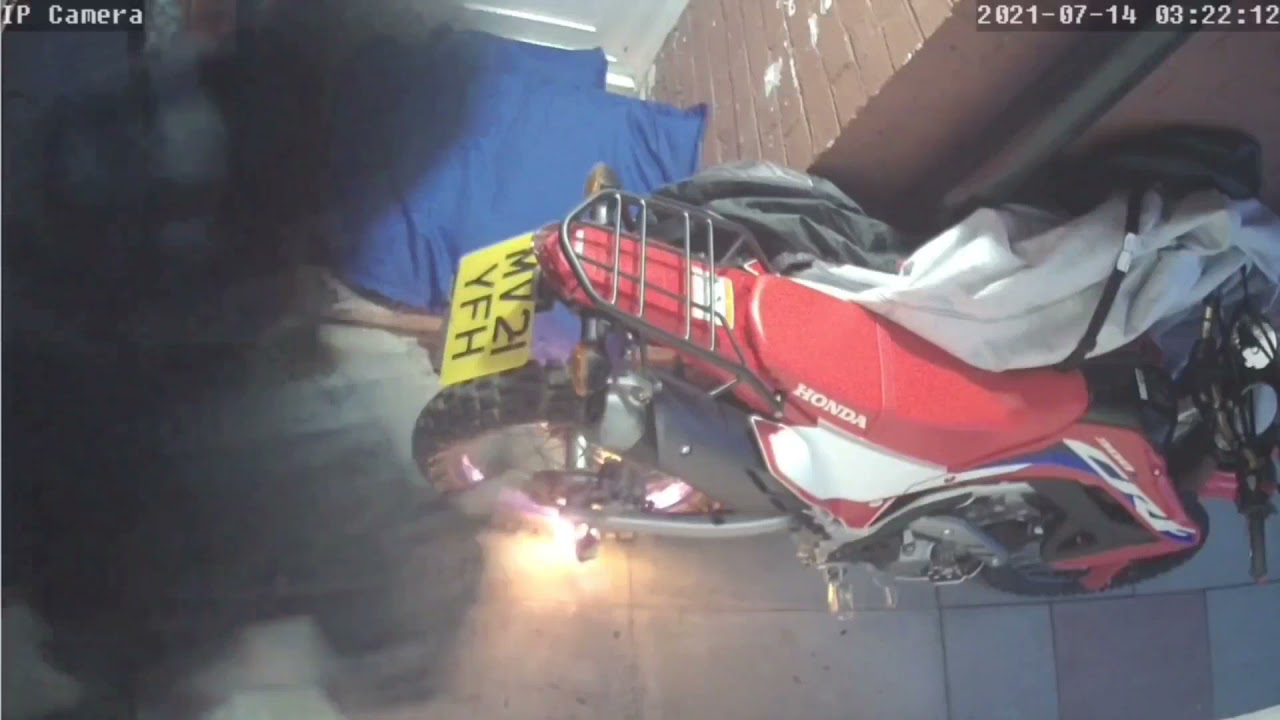How not to steal a motorbike ft. Oxford boss alarm lock and Almax Chain vs fire and bolt cutters