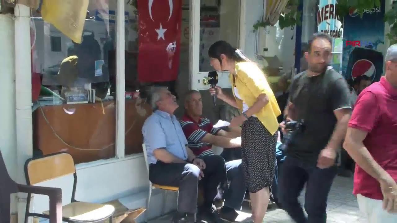 Pertek'te Akordeon ve Dans gösterisi