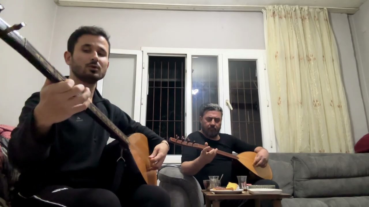 Güz mü geldi rengin soluk (Ömrüm)