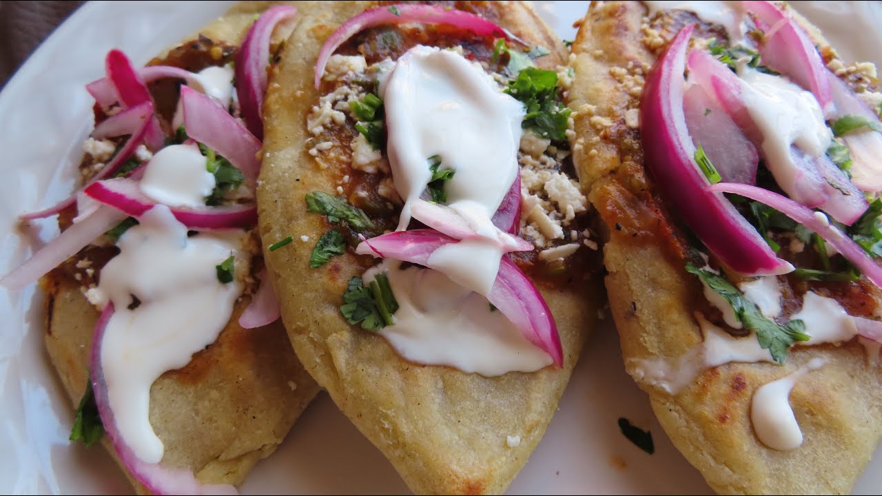 Tlacoyos de Chicharrón y frijol ¡Tradicional antojito Mexicano!