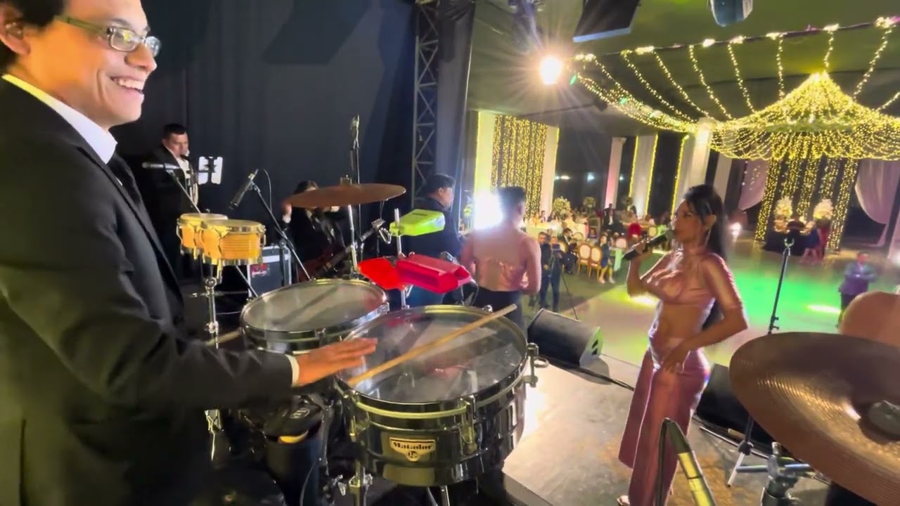 TOCANDO EN CHIMBOTE CON ARACELY Y SU ALMA REBELDE feat. LOS AMOS DEL SWING