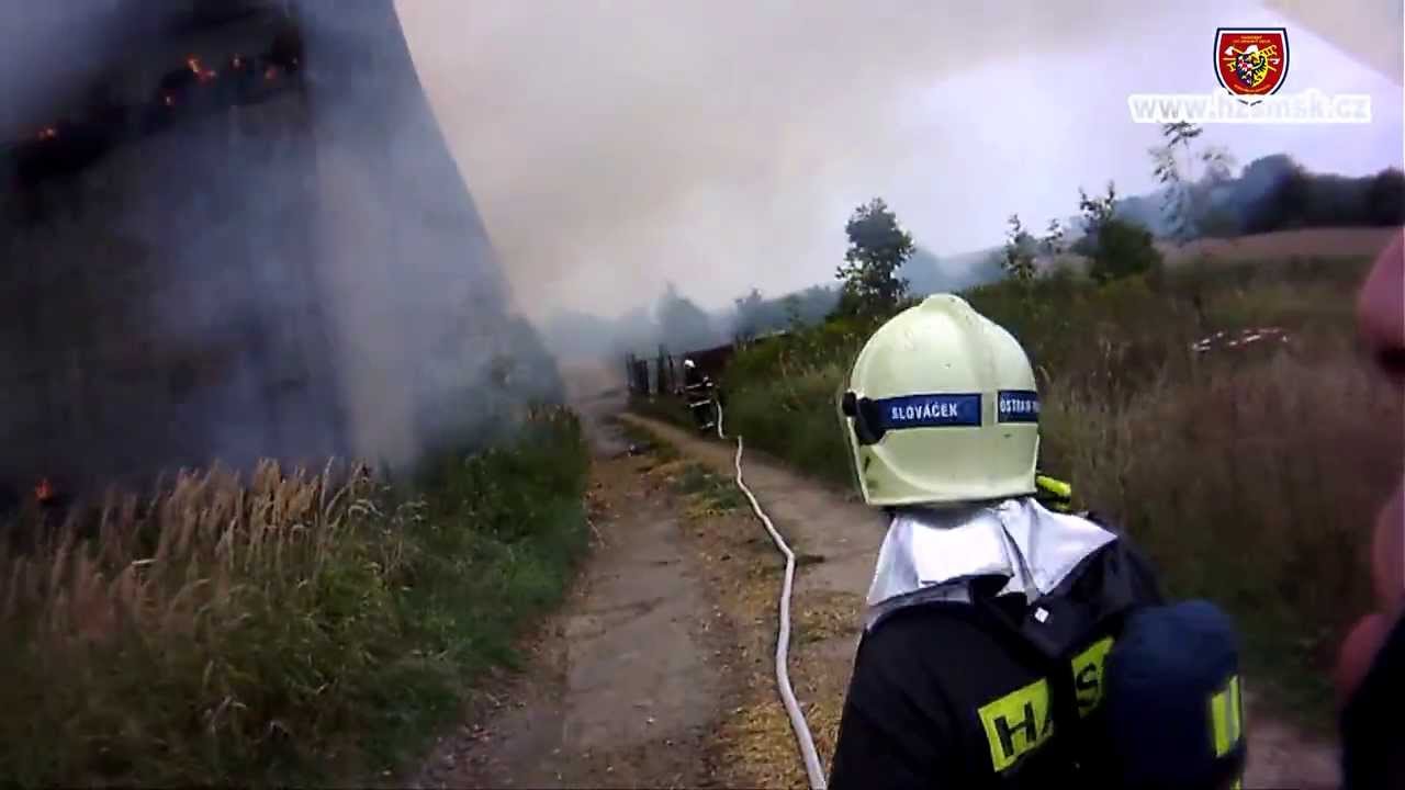 27.8.2013 Pož&aacute;r - zemědělsk&eacute; objekty, Ostrava - Poruba