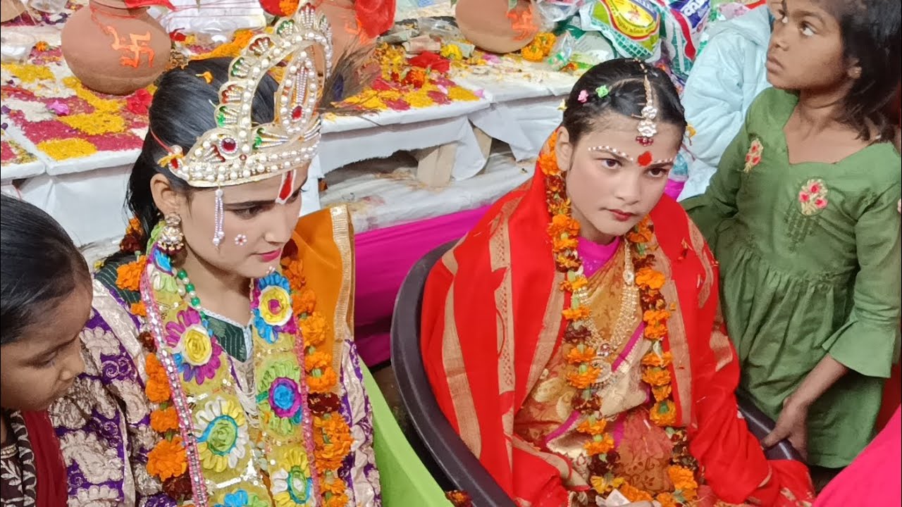 aao sakhiyon mujhe mehandi laga do || आओ सखी आओ मुझे मेहंदी लगा दो || #bhajan #भजन #swamijiramram