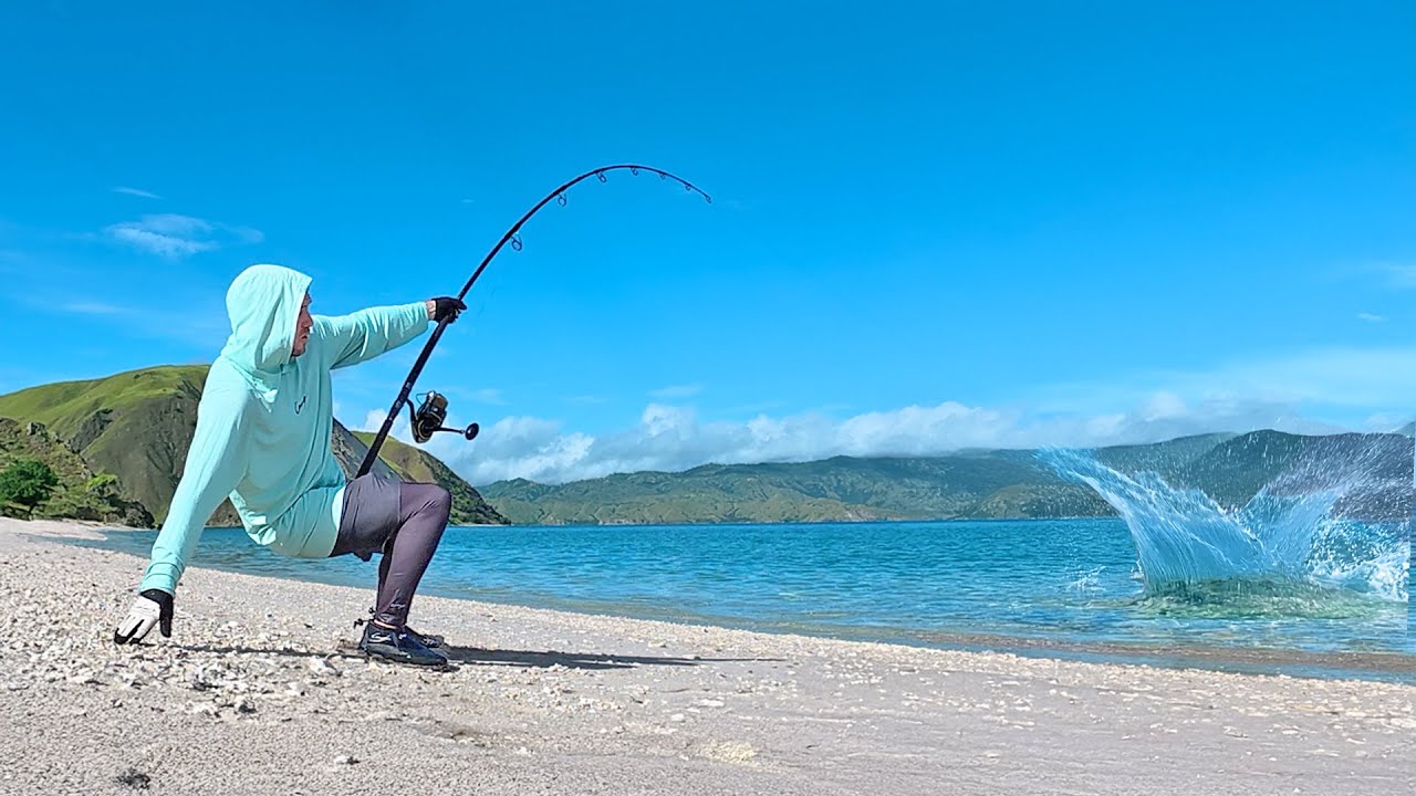 The Hunt for a Giant – 3 Days Alone on a Remote Island (The Reality of a Fisherman)