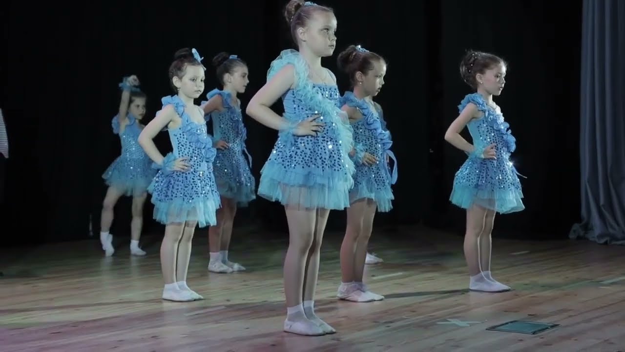Dance performance Summer 2023 - Mambo Italiano - Kids 7-8 years - Latinium Dance