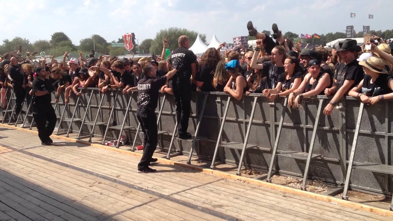 Wacken WOA 2014 Knorkator Security Crowdsurfer Crowd Surfer PetziAZ