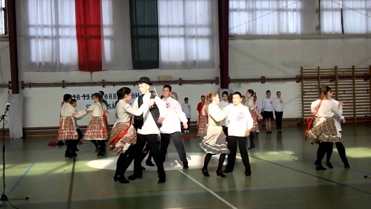 Homoki Általános Iskola Március 15-ei ünnepség Kéknefelejcs Néptánccsoport 2016