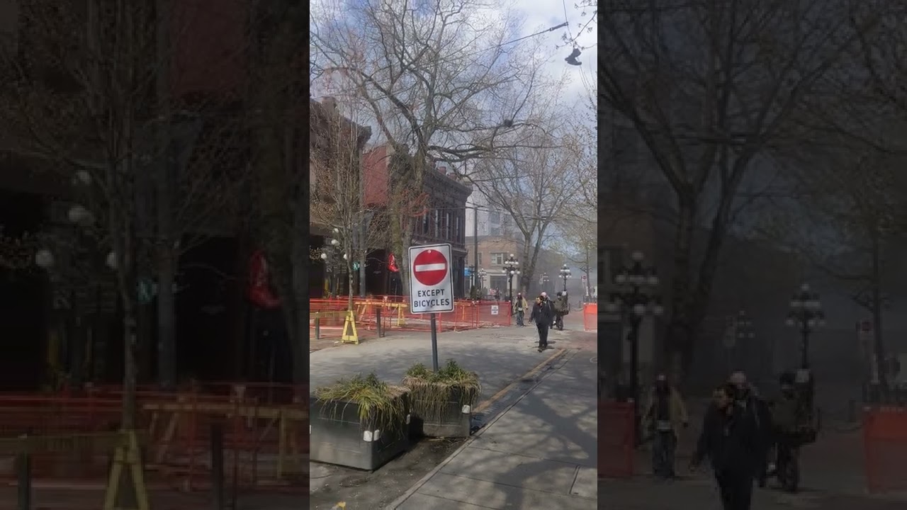 WINTERS HOTEL FIRE 2022 People evacuating Gastown do to smoke #vancouver #gastownfire