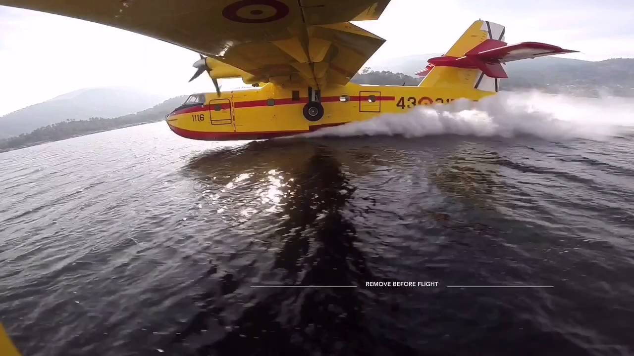 C&oacute;mo carga agua el Canadair CL215T ?