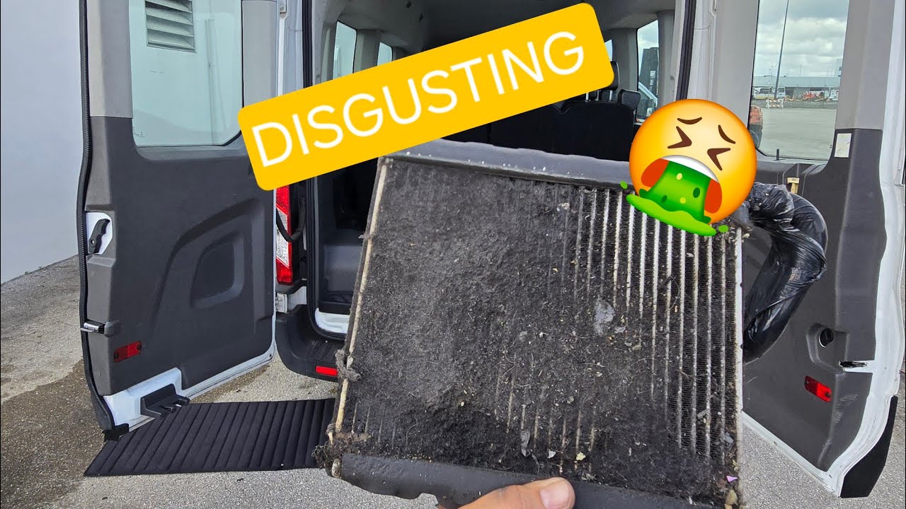 Кондиционер в задней части Ford Transit плохо охлаждает? Замена испарителя и устранение утечки.