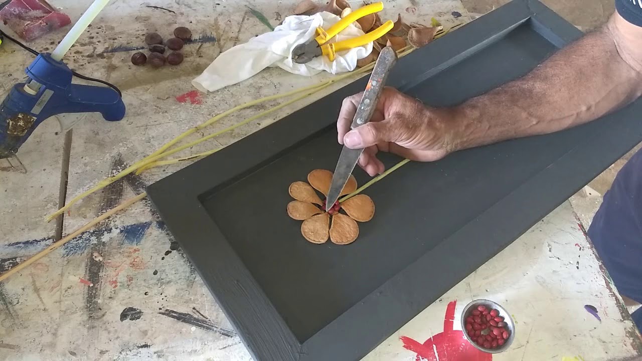 QUADROS FEITOS COM SEMENTES E BAGENS