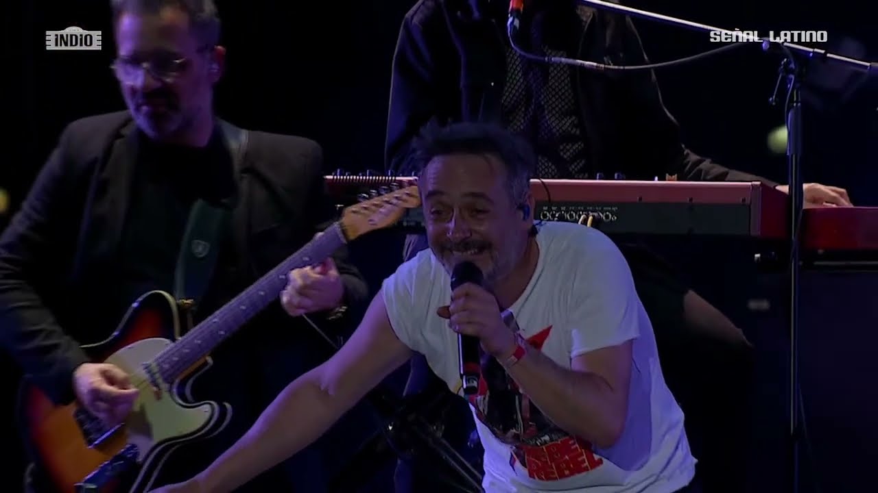 Love Of Lesbian - Allí donde solíamos gritar (Vive Latino 2022)