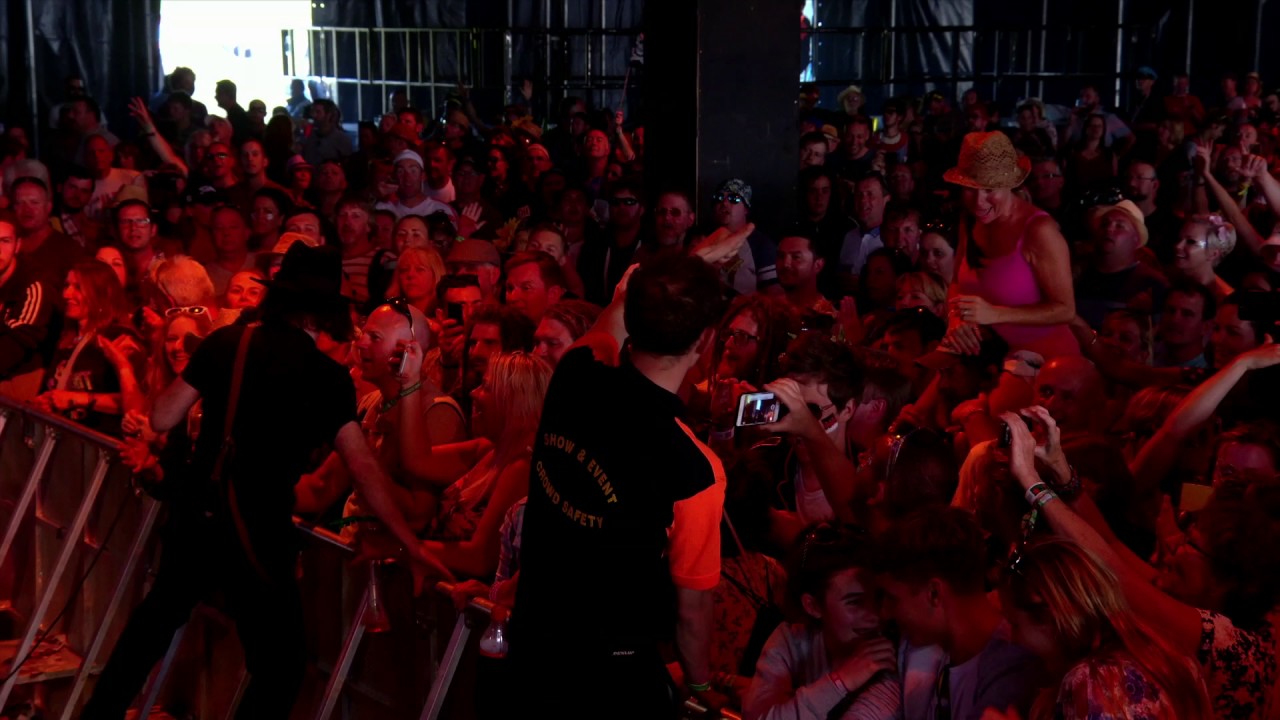 Space performing Female of the Species live at The Isle of Wight Festival 2017