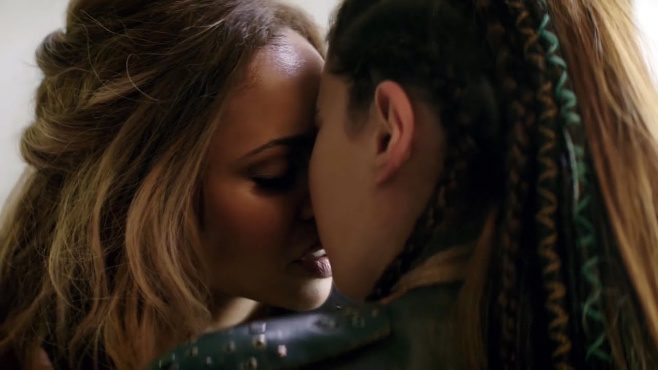 Lyria & Eretria - It's Love