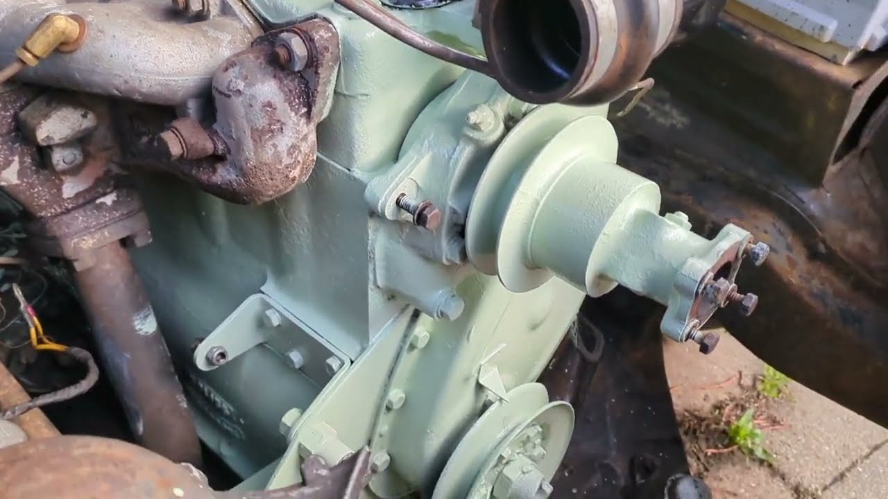 Standard Vanguard project - engine paint.