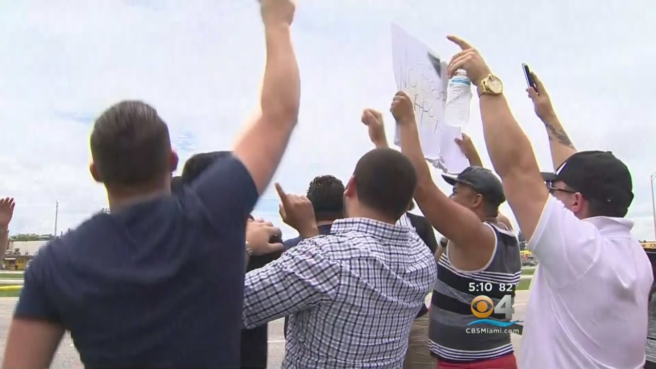 Truck Drivers Protest Pay Rates For Second Day