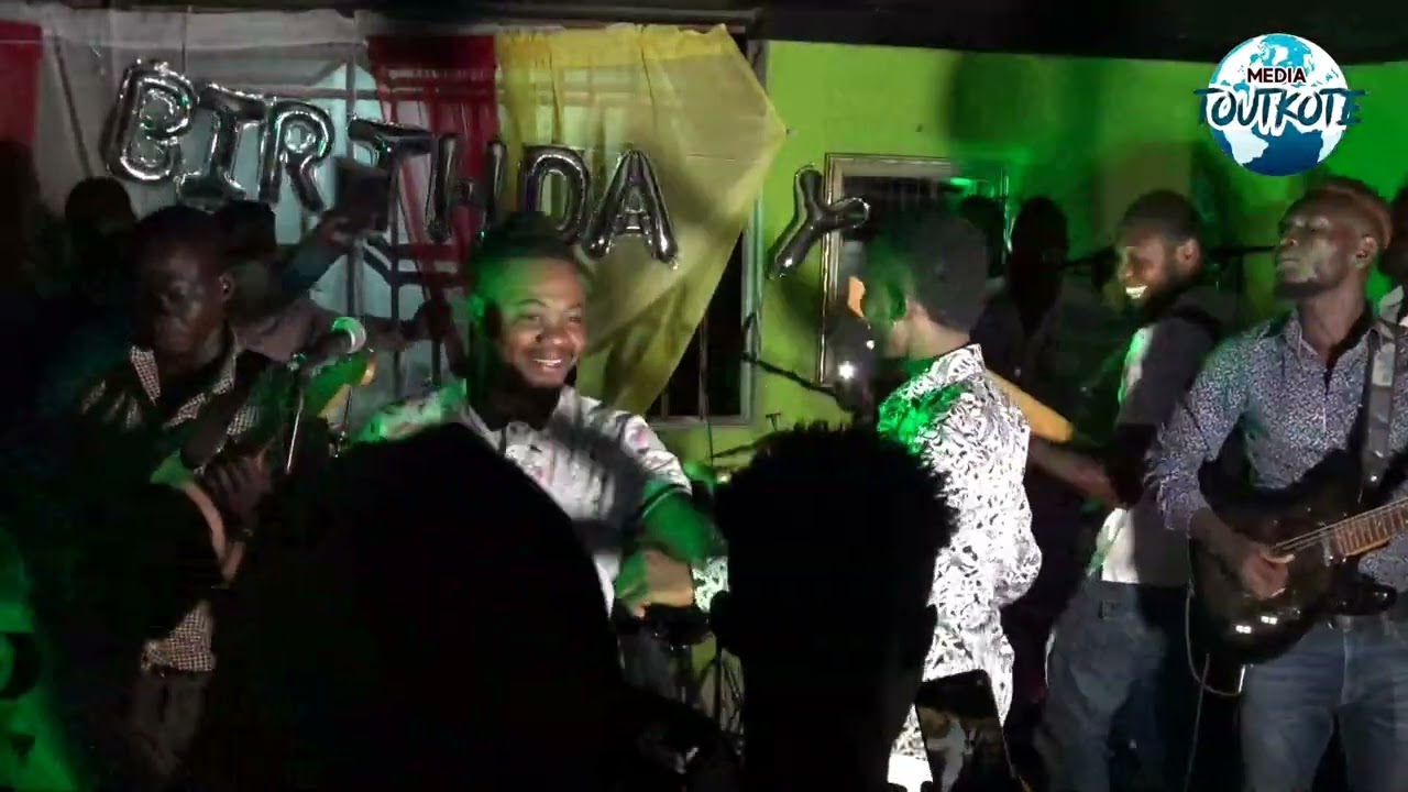 FRIZZ - POUKI LIVE INTERP NU BÉL