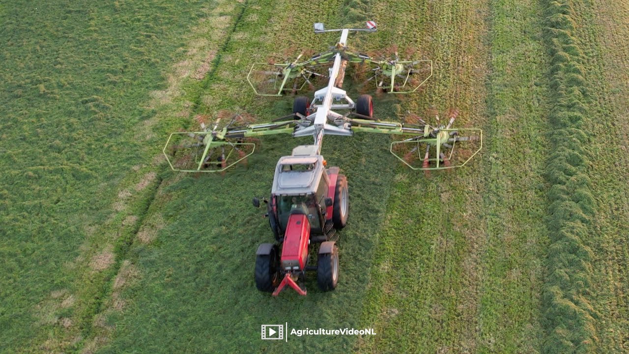 Vierde snede harken met Claas Liner 3000 en Massey Ferguson 6265