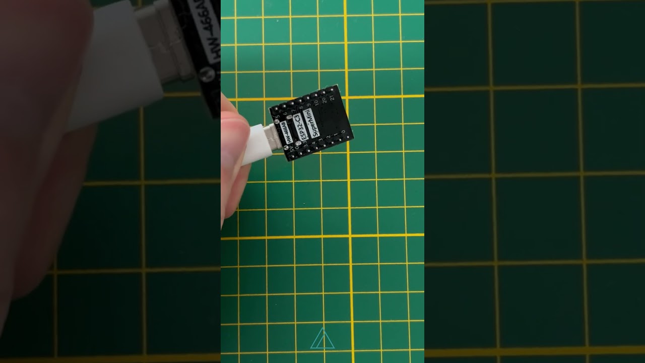 ESP32 Control from a browser via wifi #esp32 #wifi #shorts #electronics