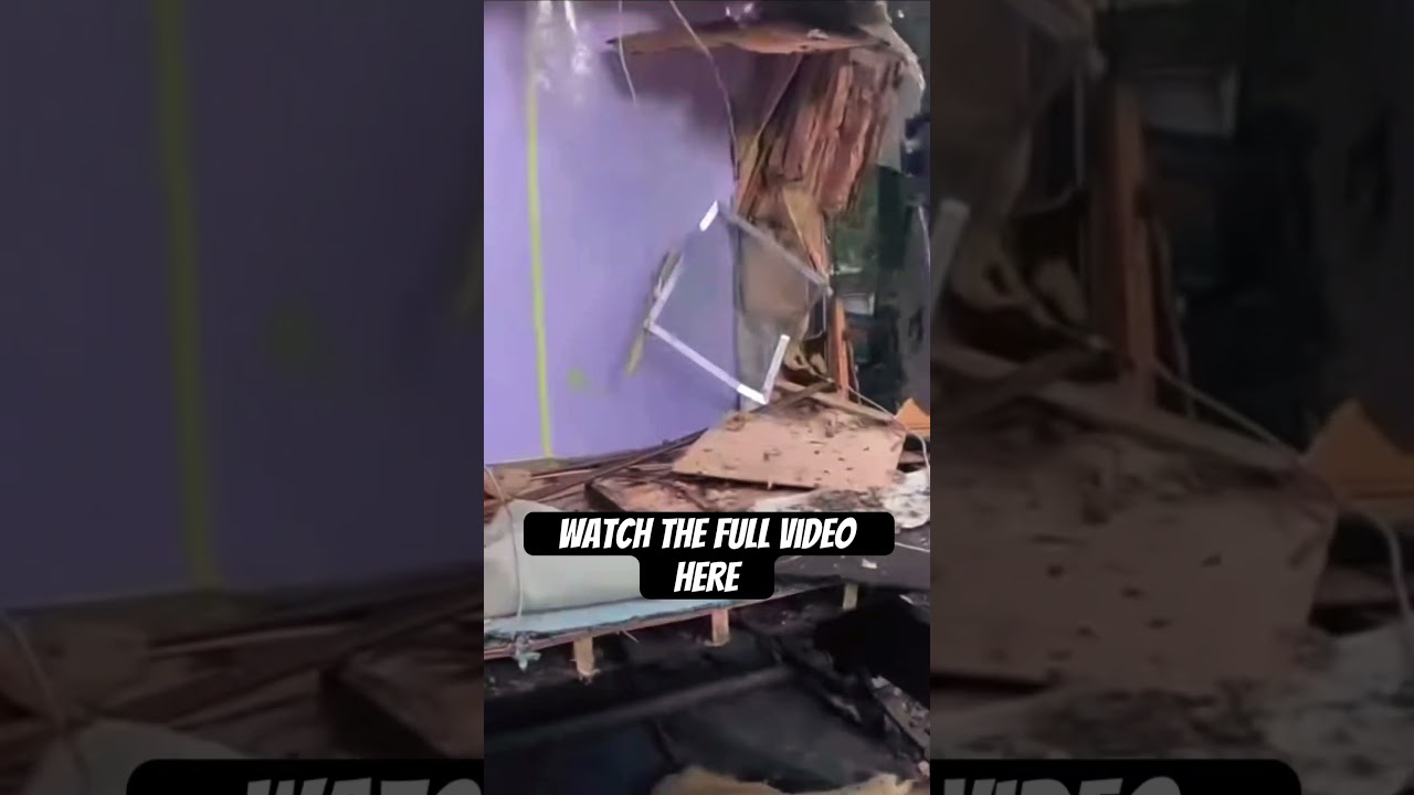 Mobile home destruction at its finest! #demolition #miniexcavator #johndeere #construction
