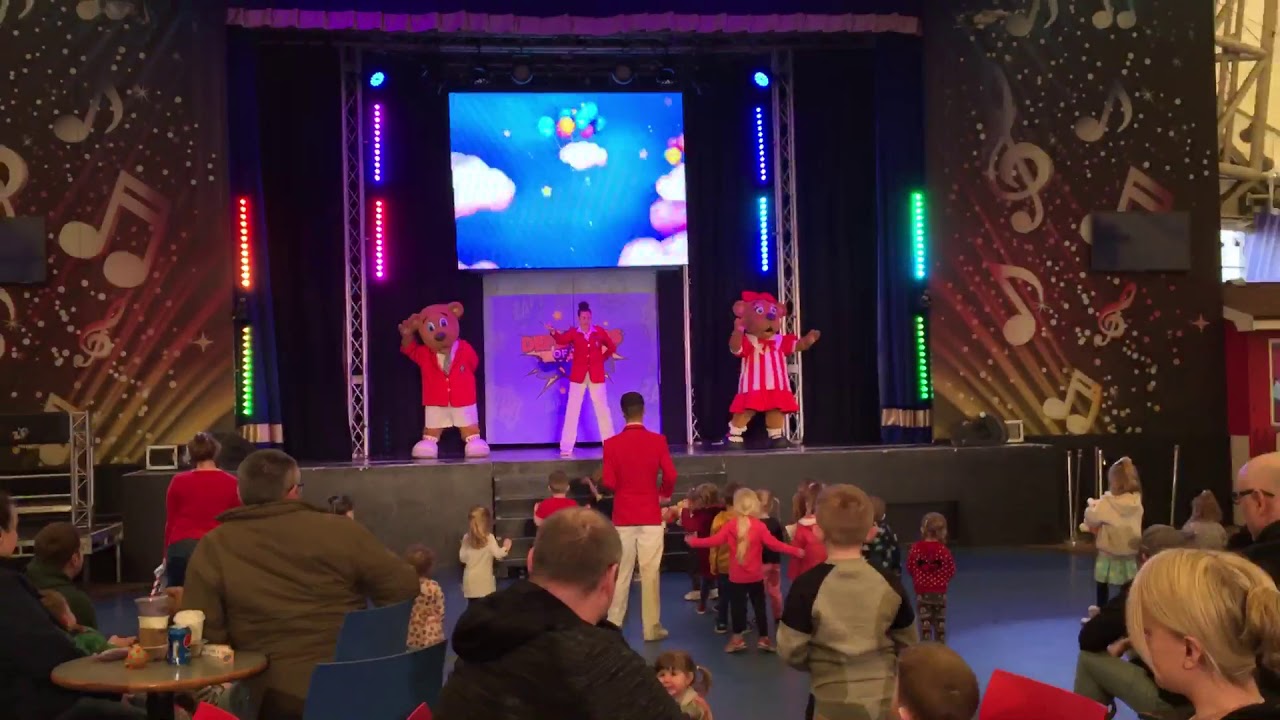 Billy & Bonnie Defenders Of The Skyline Show Butlins Skegness