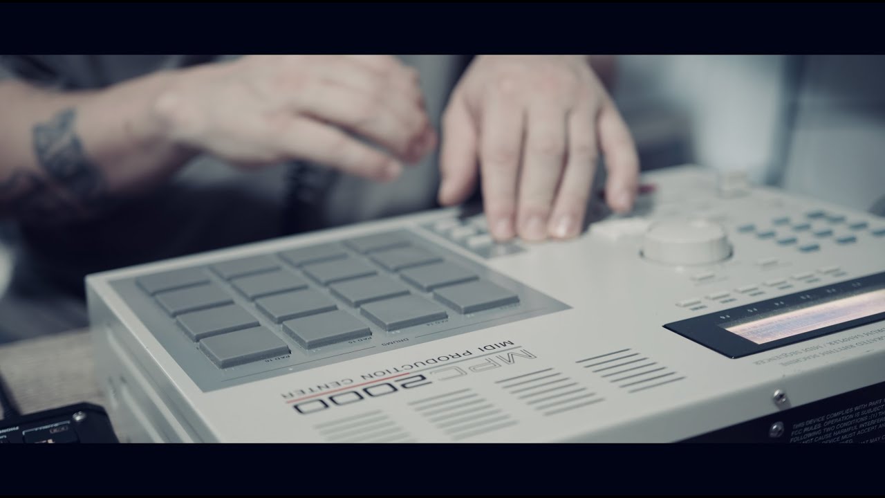 Classic Mpc 2000 making 90's Hip Hop Beat from Jazz Records