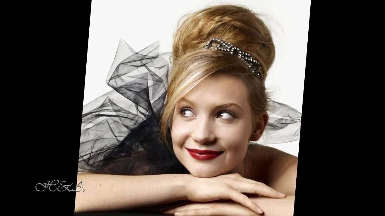 Mia Wasikowska is American Honey