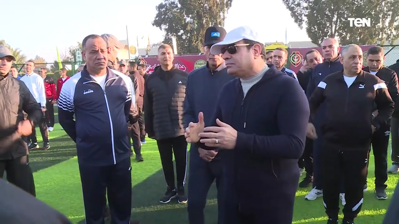 السيسي يتلقي طلبة الكلية الحربية ويشاهد بعض العروض التدريبية لهم
