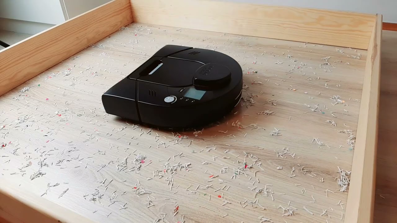 Neato Signature - laminate floor test | test odkurzania na panelach