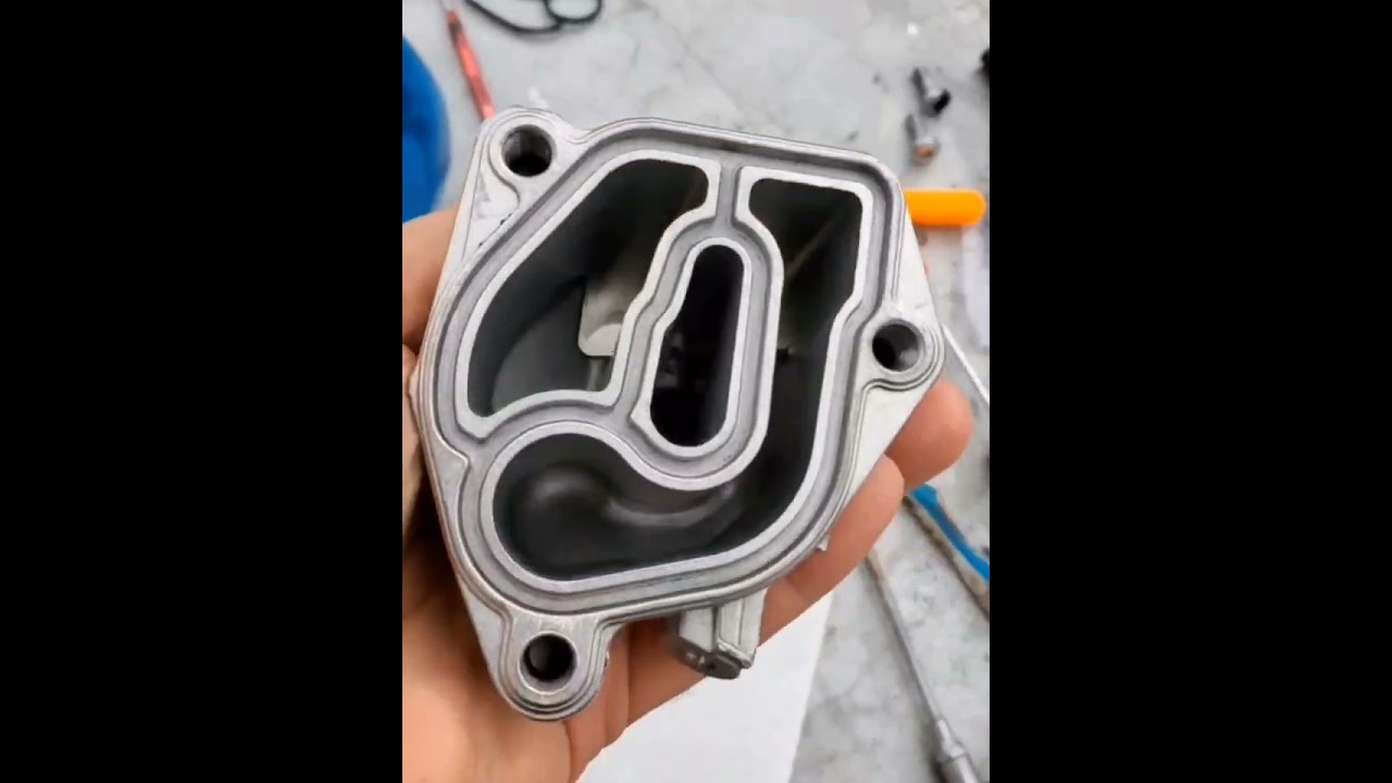 2018 sprinter.   Oil filter housing replace gaskets and port housing must do oil flow.