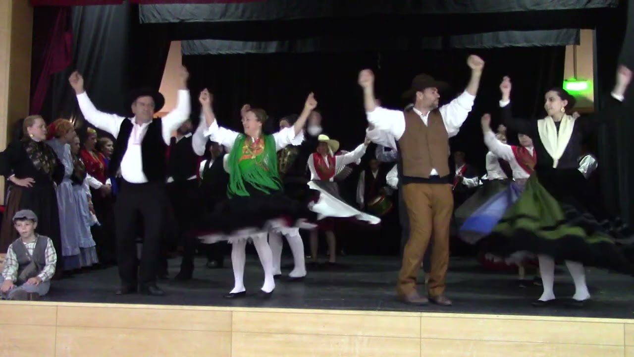 GRUPO DANÇAS E CANTARES DE JOANE -- FAMALICÃO